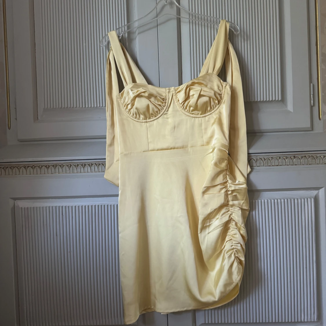 Gul klänning  - 90