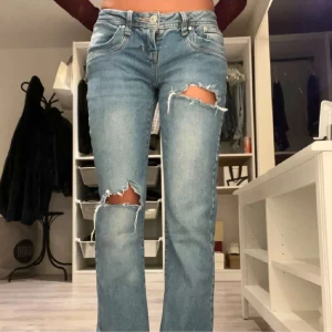 Ltb jeans - Trendiga jeans med hål i modellen ”valerie”