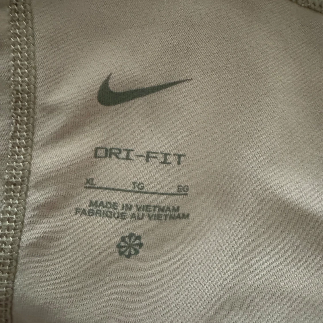 Ljusrosa linnetopp från Nike - 92