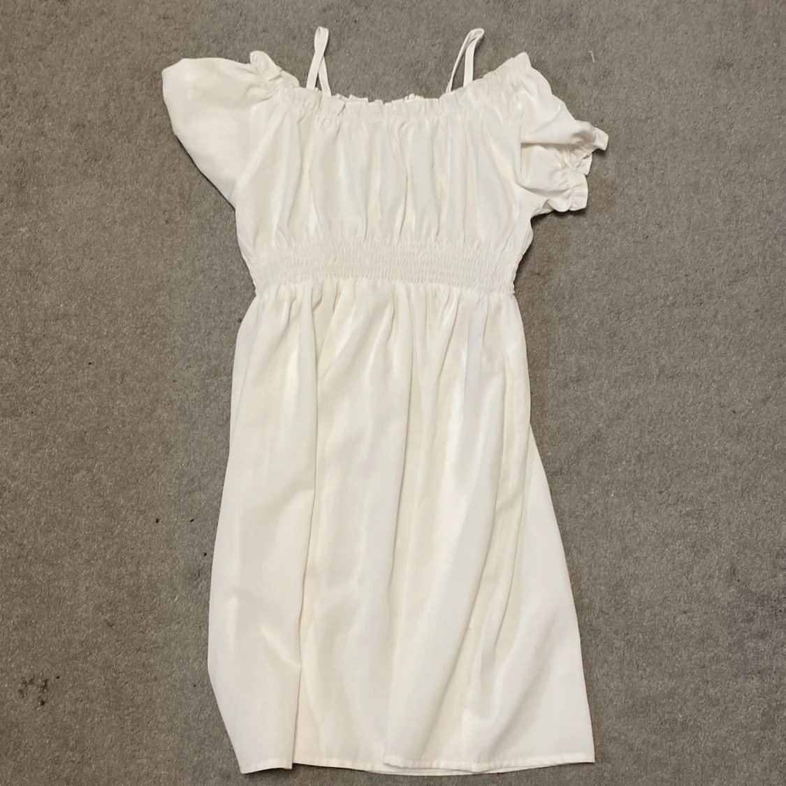  Säljer den här klänningen för att  den inte passar längre ☺️