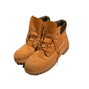 Timberlands - Timbs i riktigt fint skick, knappt använda alls