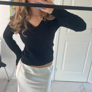 Svart stickad tröja❤️ - Snygg svart stickad tröja från Fransa. Passar Xs/S❤️❤️