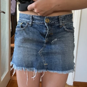 Jeans kjol - Säljer den här super snygga jeans kjolen! Storlek S