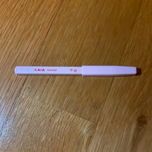 Caia Cosmetics lip pencil Nougat ny - Ny aldrig använd  0,9 gram!