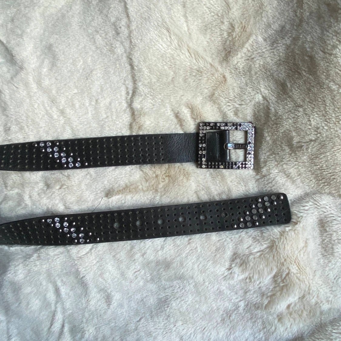 Guess bälte stenar - 91