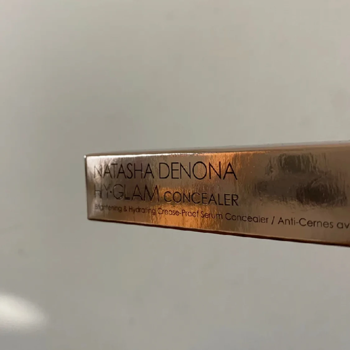 Natashadenona concealer i färgen YP5 - 90