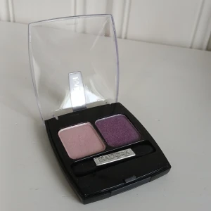 Eyeshadow - Ögonskugga från isadora. 31 pink violette. Bara testad på handen en gång. Denna går inte längre att köpa på hemsidan.