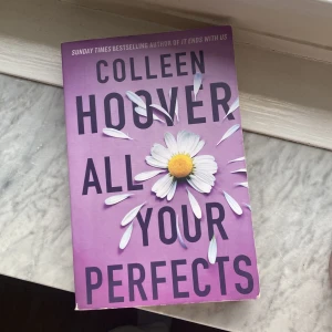 Collen Hoover bok - Säljer denna bok av Collen Hoover ”All your perfects”. Boken är på engelska.  Har läst ut den och därför ingen anledning att spara men det är en väldigt bra bok.