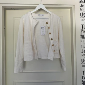 Kofta - Jättefin kofta som tyvärr aldrig kommit till användning då jag har andra! Har lapparna kvar!