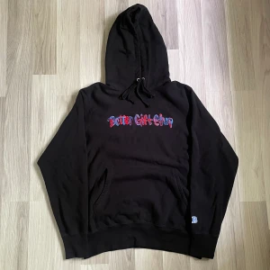 Better Gift Shop Hoodie - Better Gift Shop Hoodie  Thick och heavy hoodie i bra kvalité  Skriv om fler bilder eller mått önskas  Ordnar bättre pris vid köp av fler plagg, se mina andra annonser ✌️