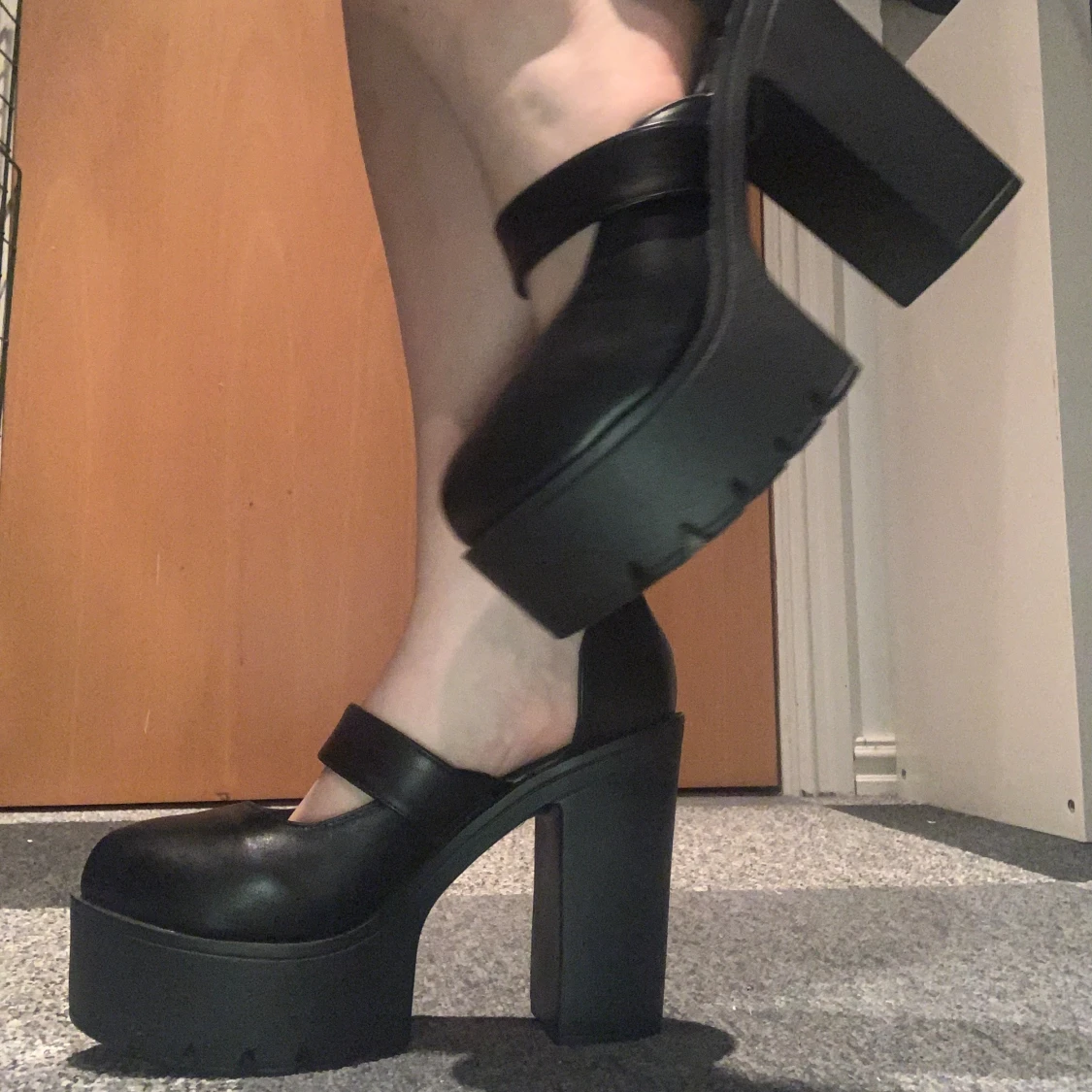 svarta klackskor 😻 - 93