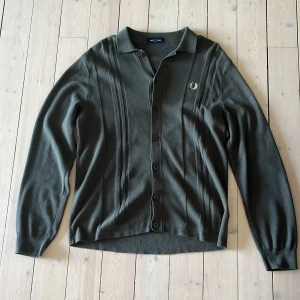 Fred Perry (overshirt) - Mörkgrå overshirt från Fred Perry Använd 3 gånger, storlek Medium  Skick 10/10