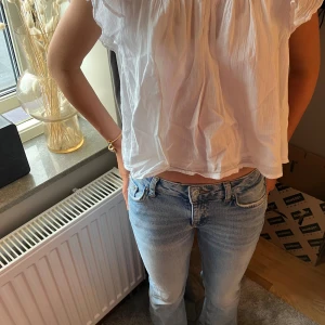 Bootcut jeans från Gina Young  - Snygga bootcut jeans från Gina Young kollektion. De är i fint skick och säljs pga att de blivit för små. Kontakta för fler frågor. ❤️