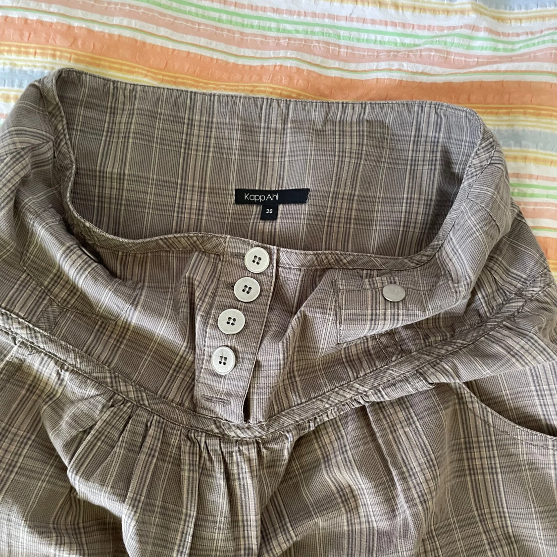 Brun rutig kjol från KapaAri - 90