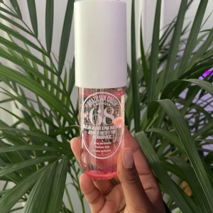 Sol de Janeiro 68  - En super fresh doft av blommig och en mjuk vanilj doft som passar bra till vardag.Har använt fler talgånger och jag nu säljer denna för den inte kommer till någon användning😊