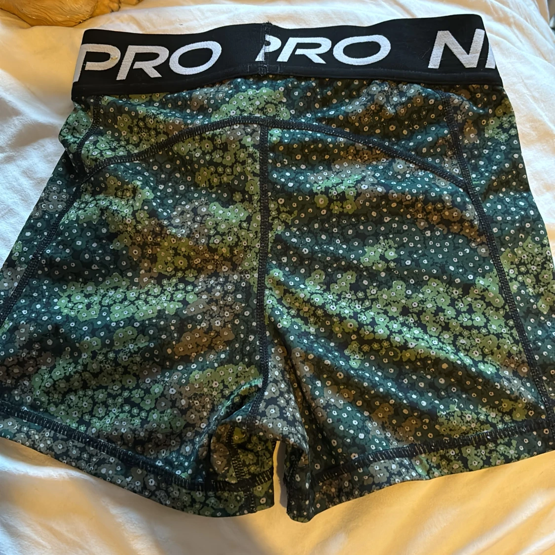 Nike Pro shorts - 90