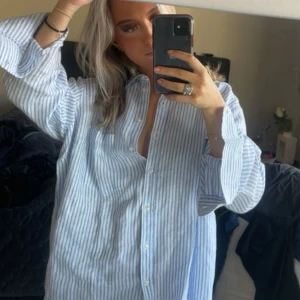 Linneskjorta  - En skön fin somrig linne skjorta från hm i storlek XL