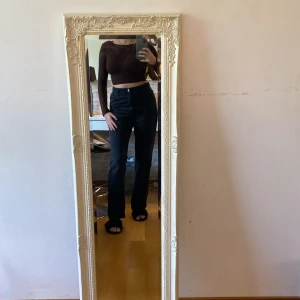 Långärmad med öppen rygg - Fortfarande i bra skick, använt den några gånger Strl S  Köpt från Shein🤎