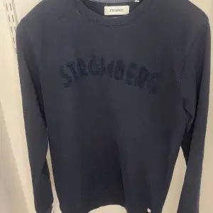 Nu säljer vi en superfin crewneck från Strömbergs för endast 89kr!  Storlek: Small Cond 8/10