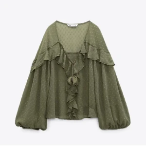 Zara Blus - Säljer min fina Zara blus, passar till vardag men även festligheter, nyskick inget slitage, 🙌🙌