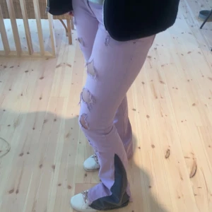 Rosa jeans  - En av mina favorit jeans, säljer endast vid bra bud ❣️❣️❣️❣️ Nyskick 