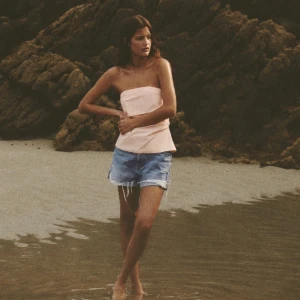 Rosa bandeau topp från Zara - Säljer denna jättefina ljusrosa topp från Zara. Helt oanvänd med prislapp kvar! Storlek S/36!💓pris kan diskuteras!