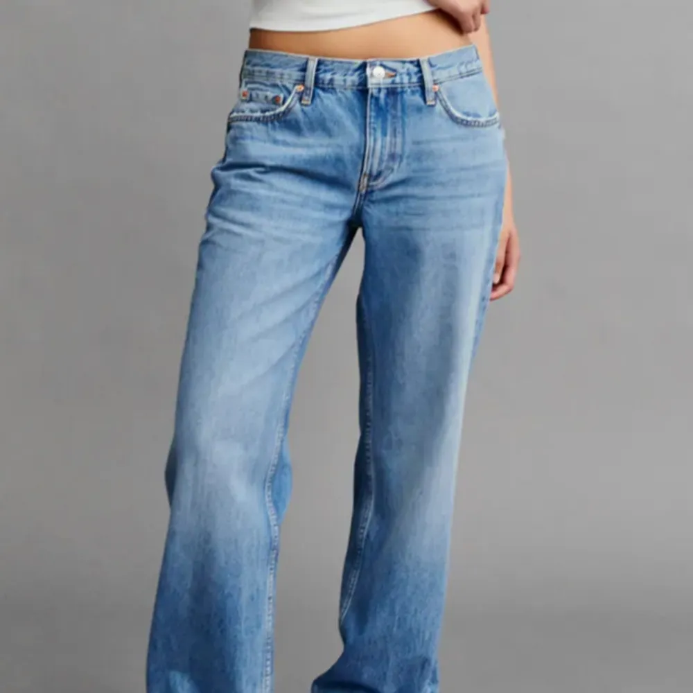 Nyskick, knappt använda pga fel storlek. Jeans & Byxor.