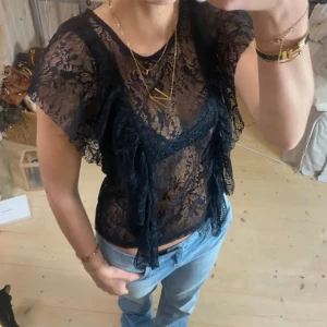 Topp - SUPER snygg spetstopp 💞💞