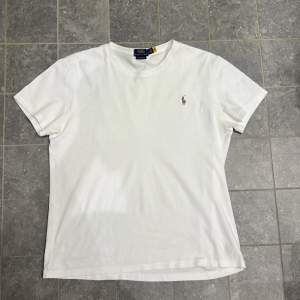 Polo t shirt  Used 