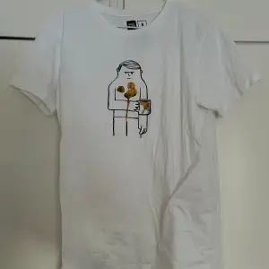 En vit T-shirt som aldrig kommer till användning! 
