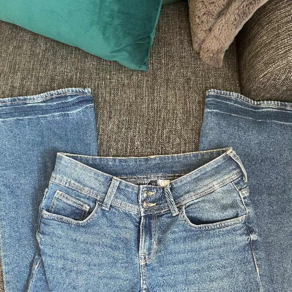 Blivit för små på mig Finns inte att köpa längre💜. Jeans & Byxor.