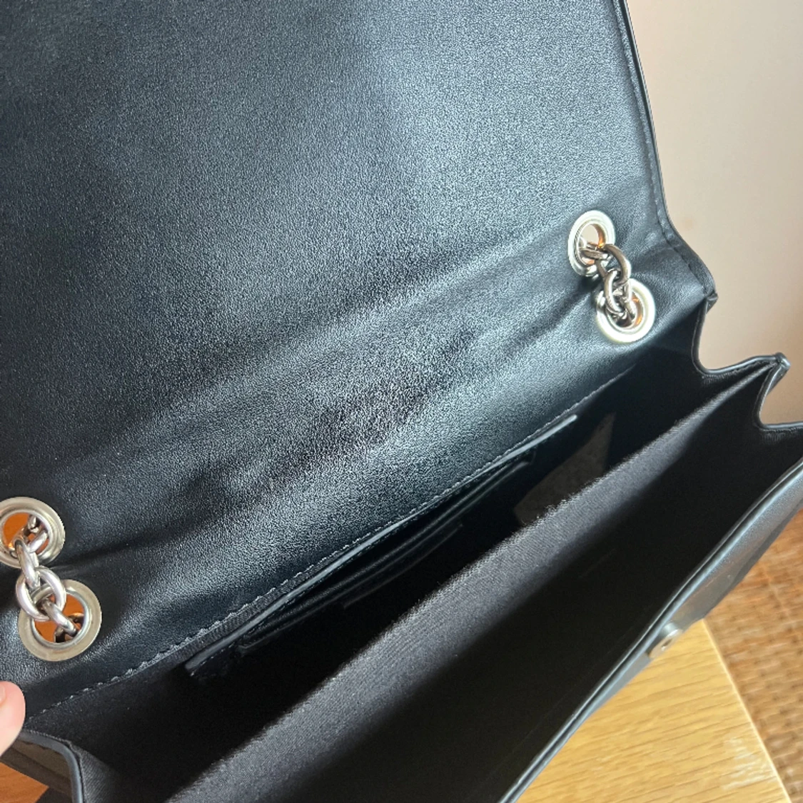 Svart handväska  - 90