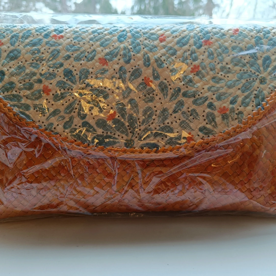 Somrig handgjord decoupage clutch