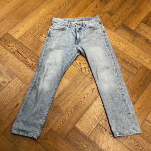 Livis jeans 551, väldigt bra skick nästan aldrig använda. Storlek 32/32 