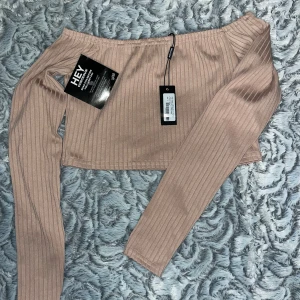 Offshoulder tröja - Beige/rosa 