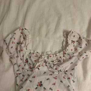 Topp - En somrig fin topp som är i bra skick. 