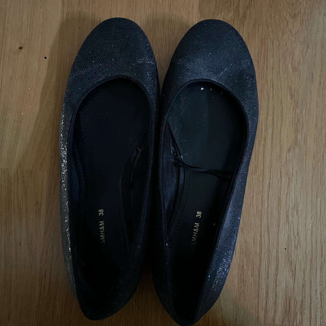 Glittriga ballerinaskor - 90