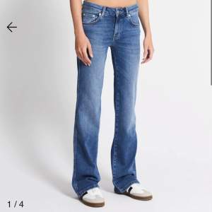 90s bootcut jeans. Aldrig använda bara testade