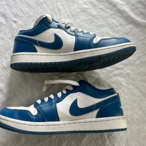 Sneakers  - Jordans. Använda fåtal gånger 