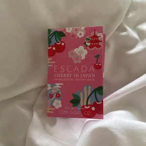 Escada - Escada test, Cherry in Japan. Testad endast fyra spray. 