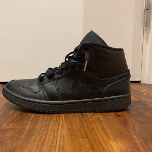 Jordan 1 - Säljer mina jordans efter som dem är för små