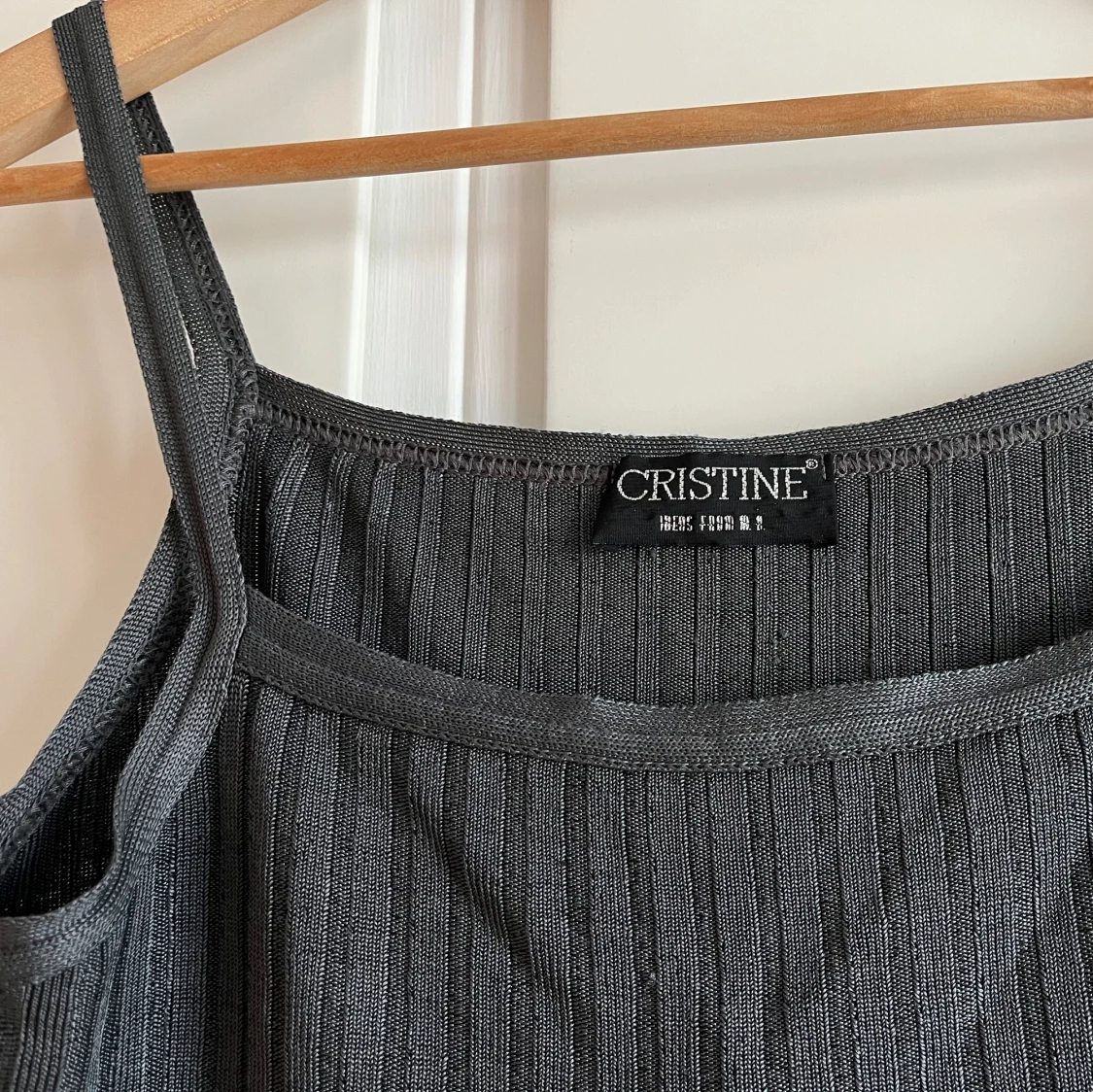 Mörkgrå skrimrig topp - 90