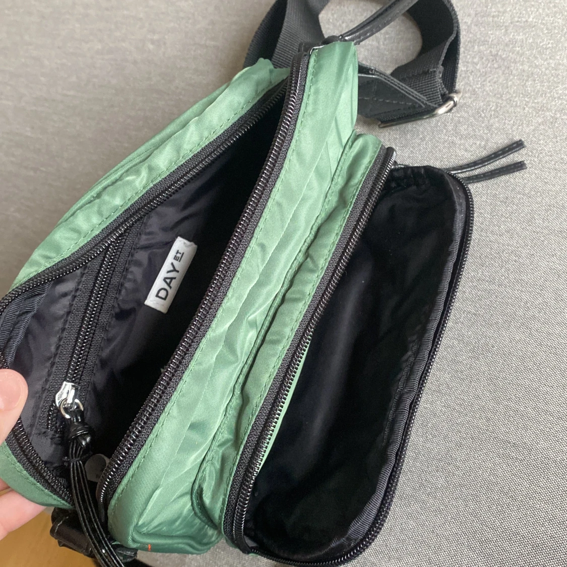 Axelremsväska  - 92