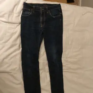 Säljer mina gamla Nudie jeans de är storlek 32:36 väldigt bra skick snålt andvända. Nypris 1600.Hör av er vid intresse!