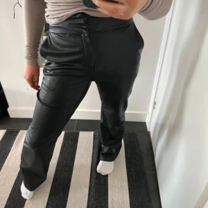 Skinn byxor  - Jätte fina men har inte kommit till användning 