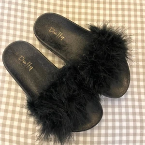 Sandaler för sommaren - Helt ok sandaler av märket Duffy. Storlek 38 men jag skulle säga 37. 