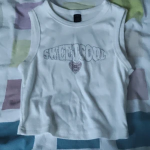 Linne - Detta är ett linne från shein med texten sweetsoul💗. Säljer för jag ej använder längre 