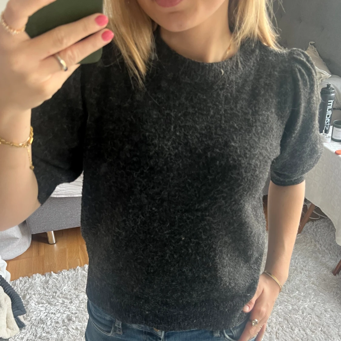 Grå stickad puffärmars tröja