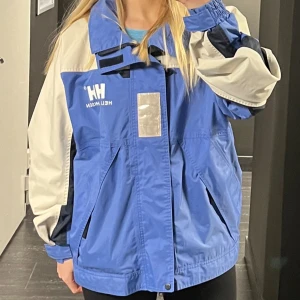 Helly Hansen jacka  - En fin Helly Hansen jacka💙