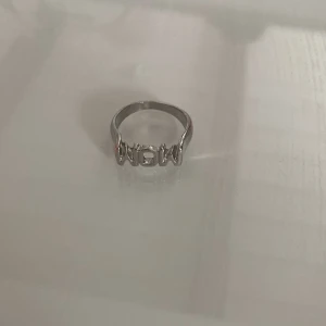Söt ring  - Wow/Mom ring, ej äkta!